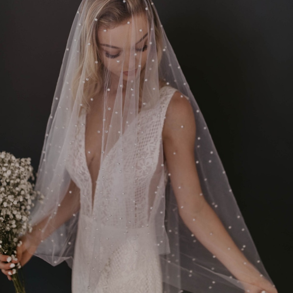Untamed Petals Jackson Veil